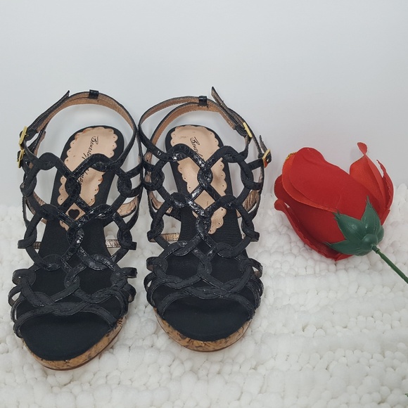 Beverly Feldman Shoes - 3/$25 Beverly Feldman Hello Hollywood Strappy Heel